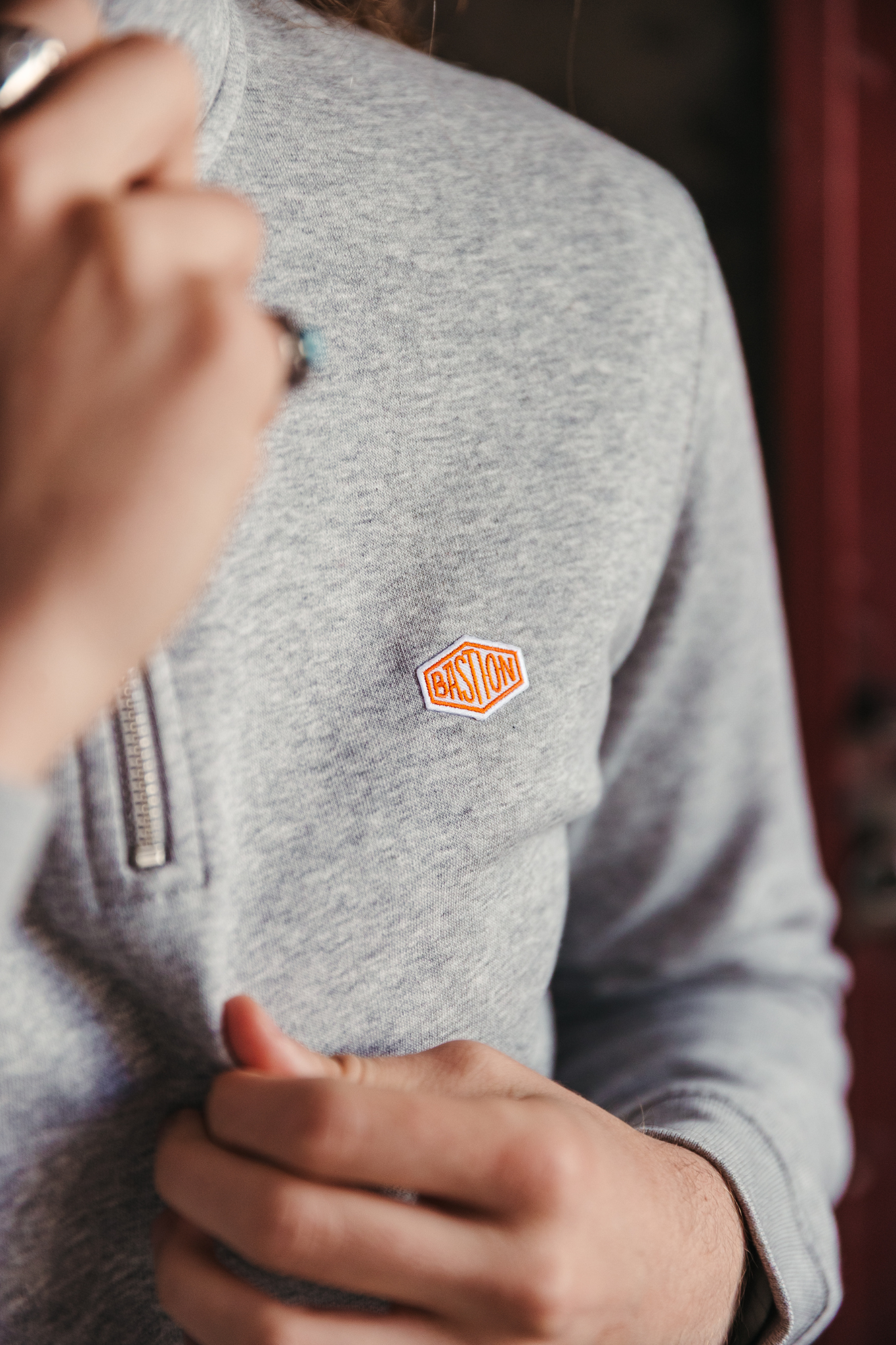 Sweat L'Aventurier - Gris